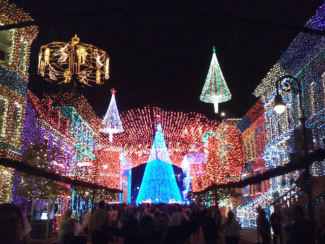 Streets of America Osborne Family Spectacle of Dancing Lights Disney's Hollywood Studios