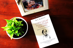 review-buku-habis-gelap-terbit-lah-terang-(Door-Duisternis-Tot-Licht)-R.A-Kartini