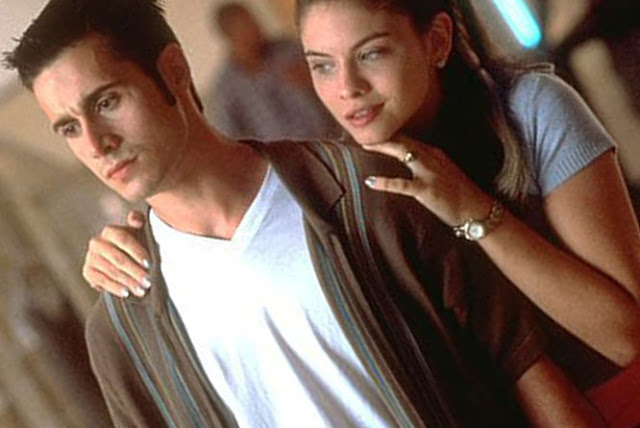 ROMKOM 'SHE'S ALL THAT' (1999) ПОЛУЧАЕТ ПЕРЕЗАГРУЗКУ NETFLIX: 'ОН ВСЕ ЭТО'