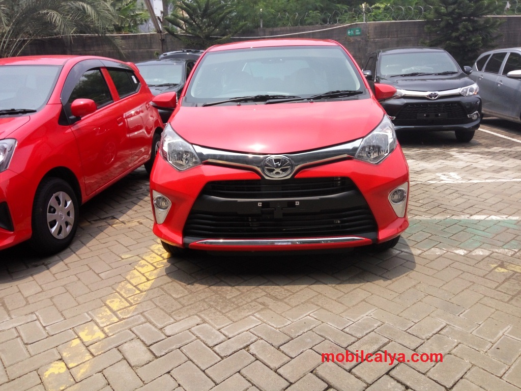 Warna Gambar Video Foto Mobil Toyota Calya Merah Interior 2016