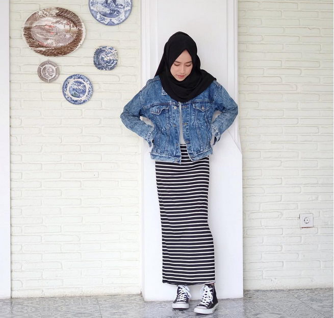  Style  Jaket Jeans Wanita  Hijab Kekinian Tutorial Hijab 