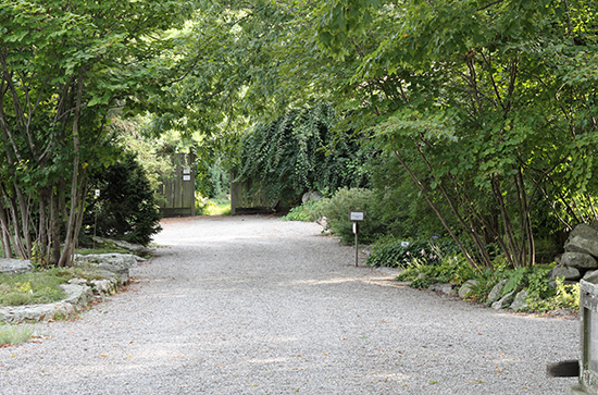 Day Trip From NYC Idea - Stonecrop Gardens, Cold Spring, New York - on “The Wind of Inspiration” Blog #outfit #look #style #fashion #personalstyle #fashionblog #fashionblogger #weekend #stonecrop #stonecropgardens #daytrip