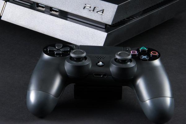 Agência prevê que PS4 vai vender mais de 100 milhões