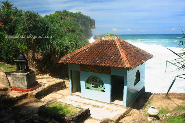 Masjid dipantai ngobaran