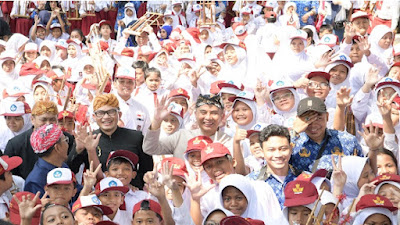 Pj Gubernur Jabar Bey Minta Hari Pendidikan Nasional jadi Momentum Stop Perundungan