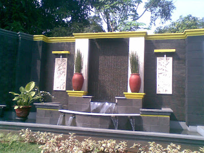 tukang taman surabaya, jasa taman, desain taman surabaya, tukang taman Jakarta,waterwall, waterfall, kolam