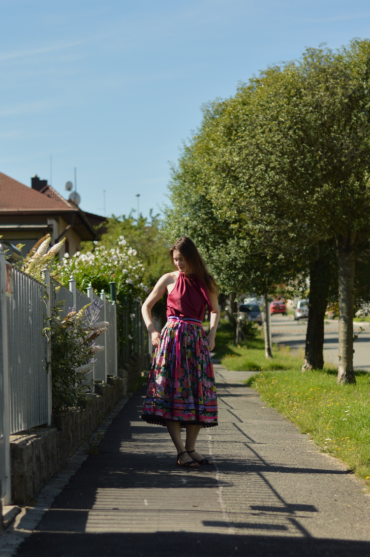 pink accents in summer outfit, thrifted pink clothes, Georgiana Quaint, barbie inspired outfit