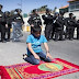 Jika Kalian Cinta Islam, Tolong Bagikan Artikel Ini Sebanyak Banyaknya!!! Allahu Akbar!! Bocah Palestina Ini Sholat Di Depan Tentara Israel 