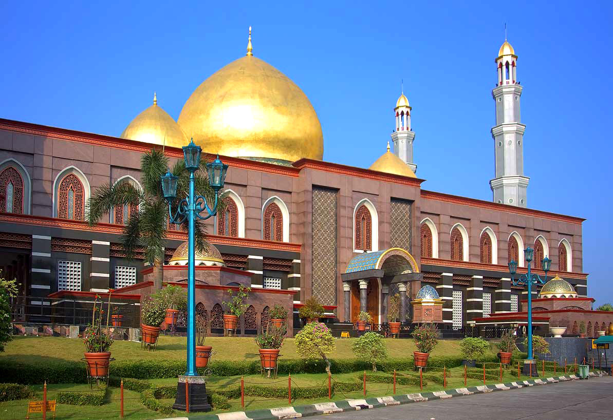 Profil Masjid  Kubah  Emas  Dian Al Mahri Kubah  Masjid 