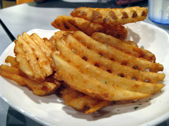 waffle fries. Waffle Fries: 3.25/5