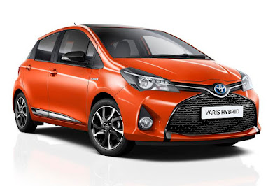 Toyota Yaris Hybrid Orange Edition (2016) Front Side