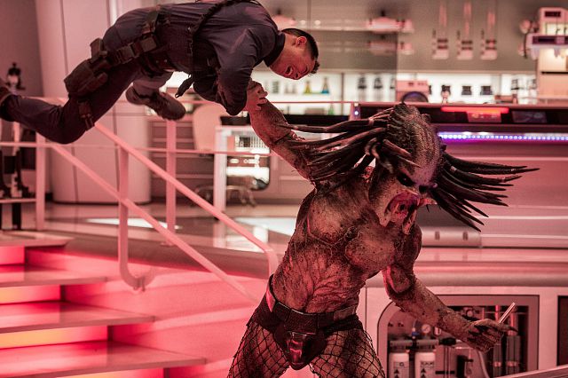 Review phim Quái thú vô hình (The Predator)