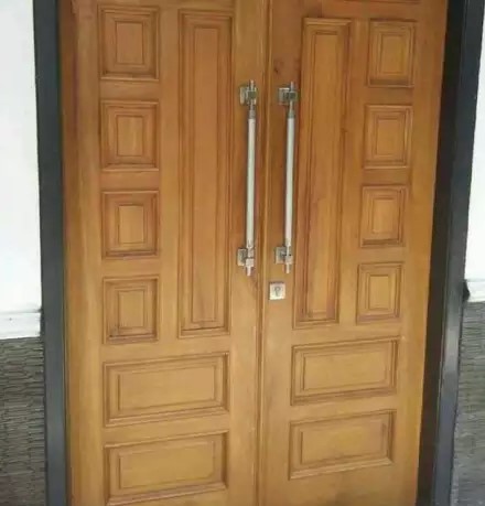 43 Model  Pintu  Kupu  Tarung  Kayu Jati Klasik yang Modern 