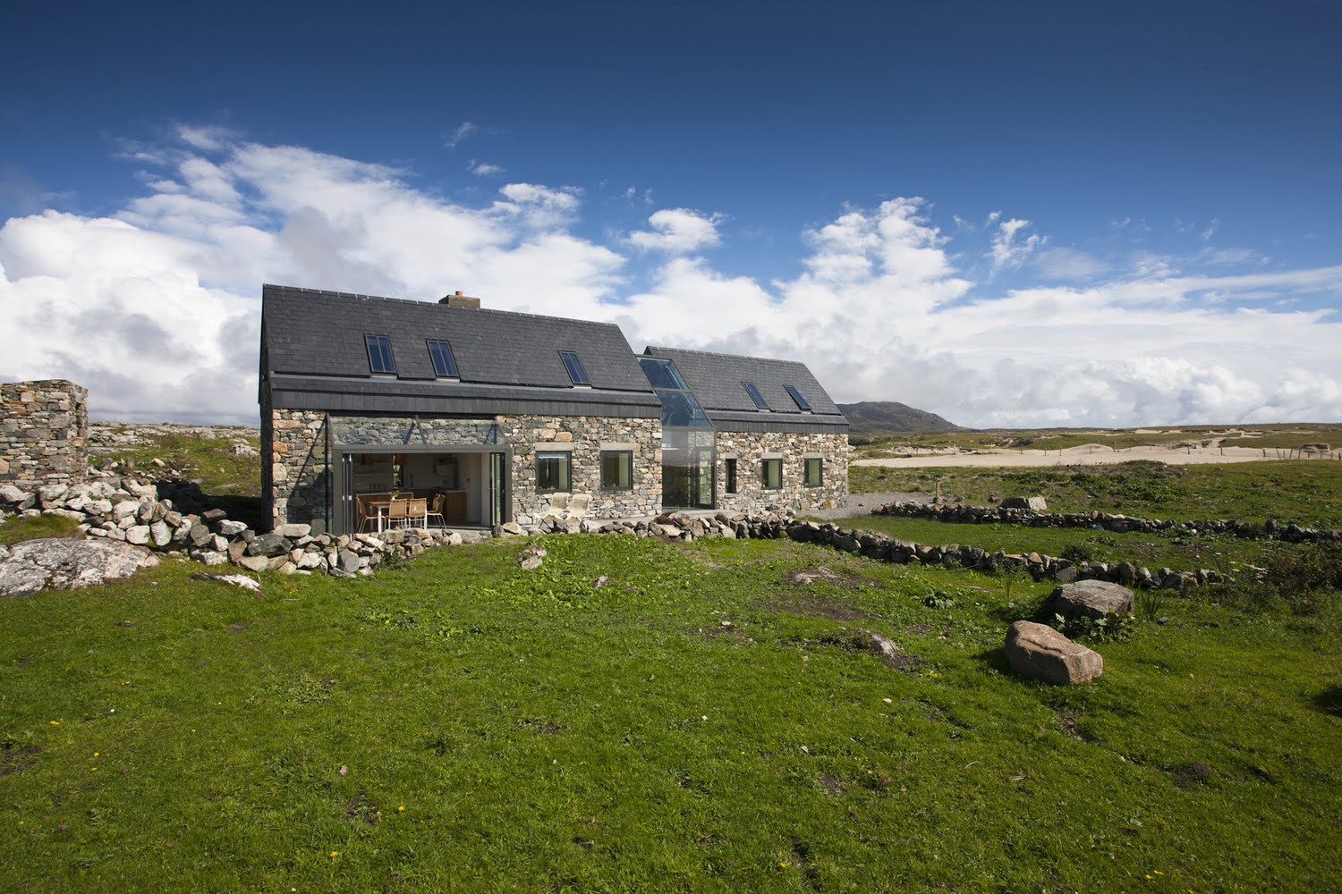 Casa de campo en la costa irlandesa en Connemara - Peter Legge Associates