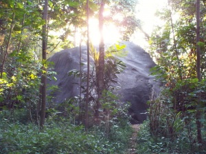 watu sinom keniten banyumas