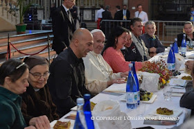 Pope Francis eatind in cathedral