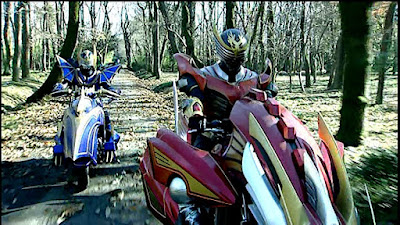 Kamen Rider Ryuki Series Image 9