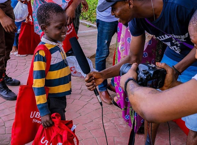 Wizkid Serves Less Privileged At UBA Foundation Drive (Photos)