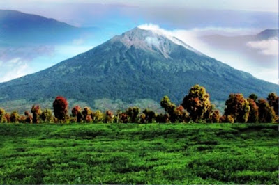 Gambar Pemandangan Alam Indonesia Gunung Kerinci (Jambi)
