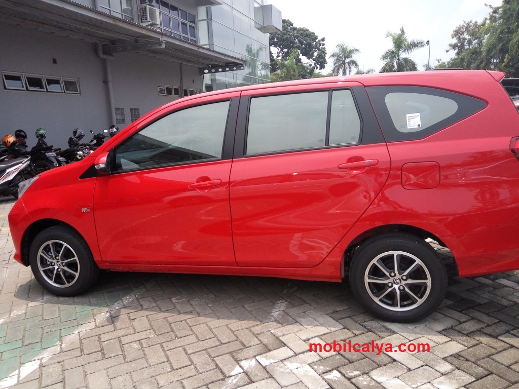 Warna Gambar Video Foto Mobil Toyota Calya Merah Interior 2016