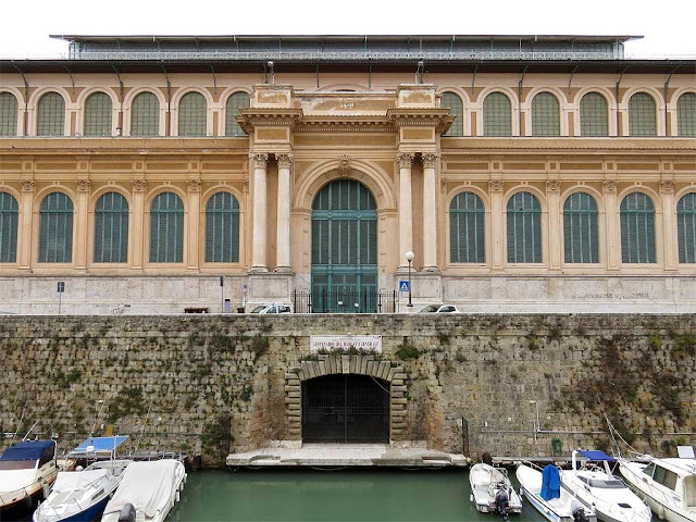 Mercato Centrale, Central Market seen from the Fosso Reale, Livorno