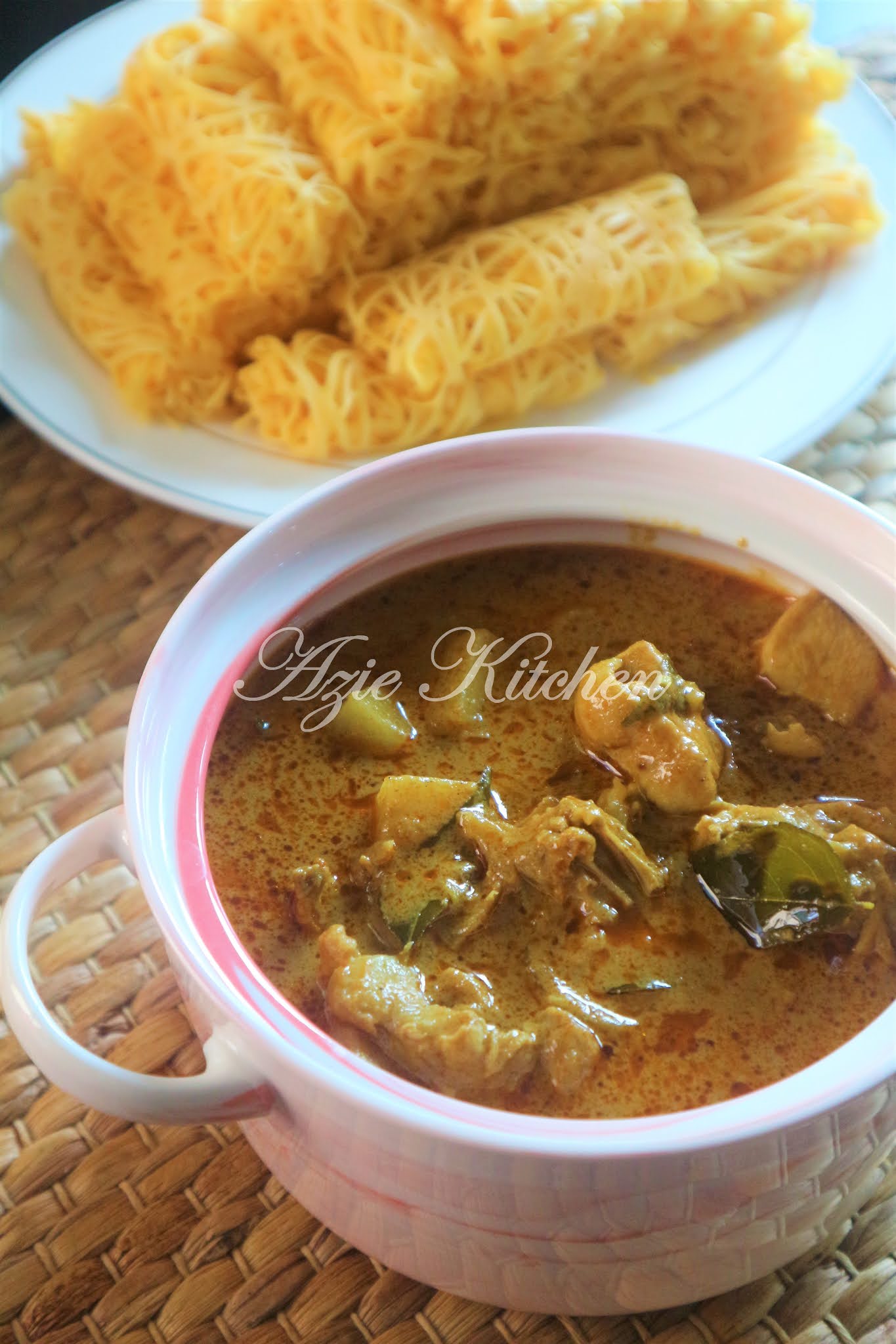 Roti Jala Lembut Dan Kuah Kari Ayam Sedap Azie Kitchen