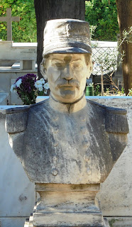 το ταφικό μνημείο του Οίκου Κονταράτου στο Α΄ Νεκροταφείο των Αθηνών