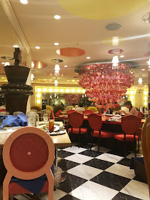 Café Alice in Magical Land à Tokyo
