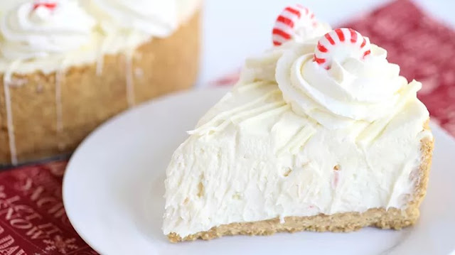 NO BAKE CHEESECAKE WITH WHITE CHOCOLATE AND PEPPERMINT