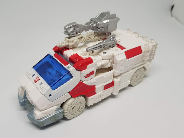 Transformers Generations War for Cybertron: Siege Autobot Ratchet