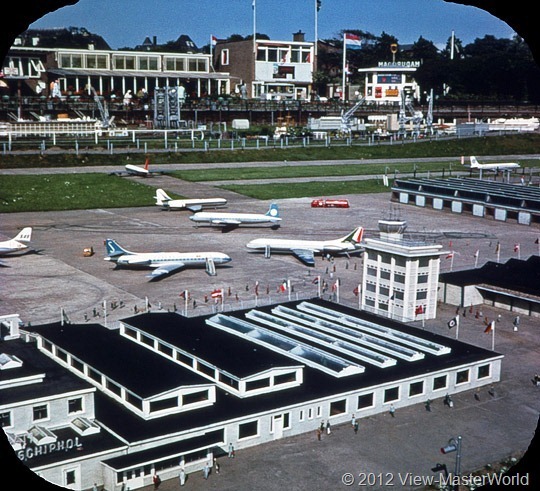 View-Master Madurodam (C392), Scene 4: The Airport