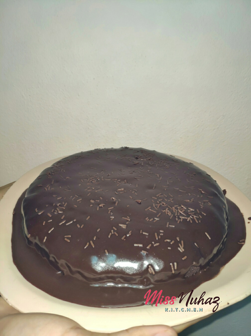 Resepi Chocolate Moist Cake - MISS NUHAZ