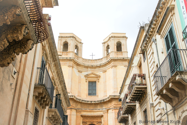 sicile,noto,baroque,travel,travelguide,city guide,palazzo nicolaci di villadorata