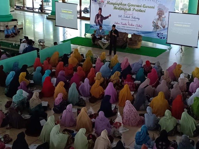 Ayah ,Kepala Sekolah Madrasah Rumah Tangga