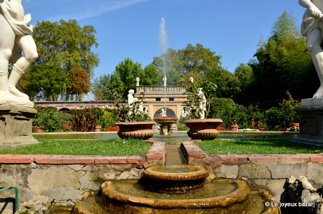 Lucques-Lucca - palazzo Pfanner