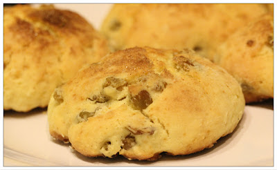 Raisin scones