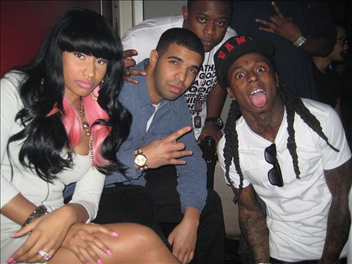 nicki minaj and drake wedding photos. Nicki Minaj Kissing Drake.