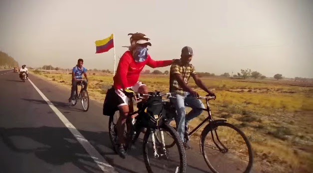 Turismo: venezolano recorre 1.500 Kms en India en bicicleta.