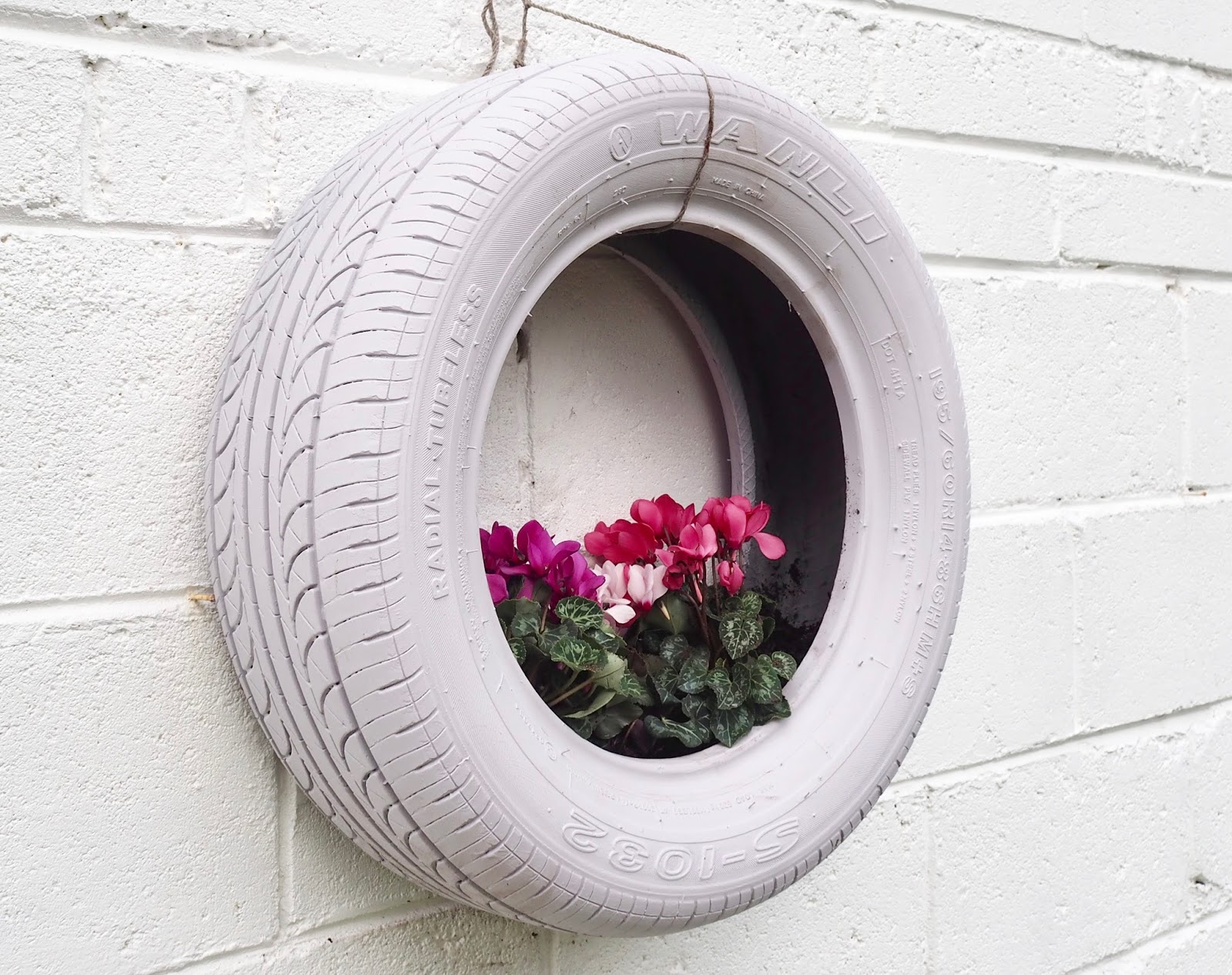 Diy Tyre Planter Dainty Dress Diaries