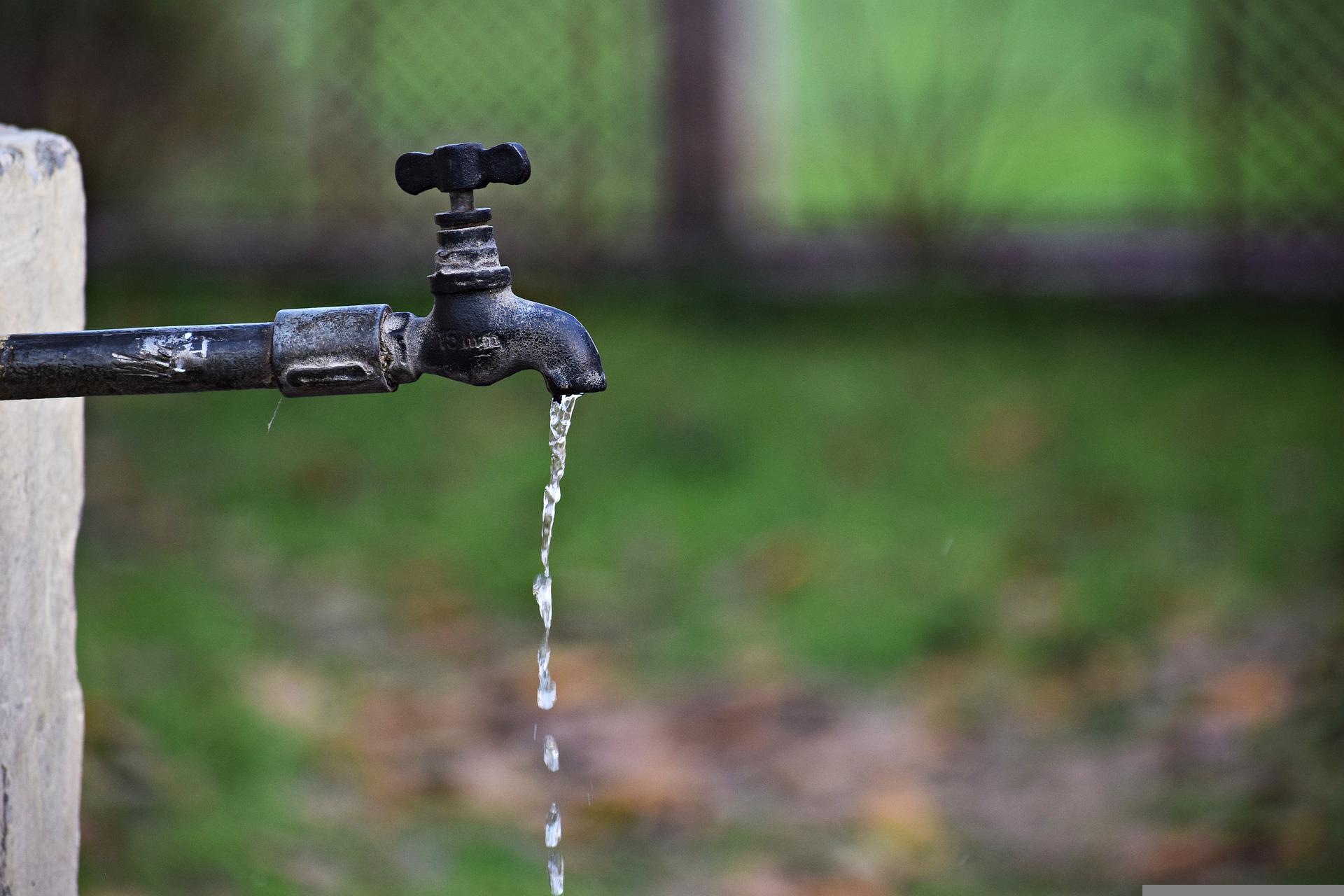 जल बचाओ पर निबंध - Essay on save water in Hindi