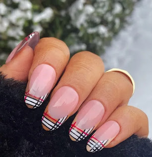 Short pink burberry nail design