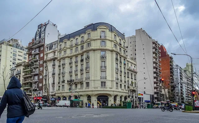 Esquina de Las Heras y Pueyrredón