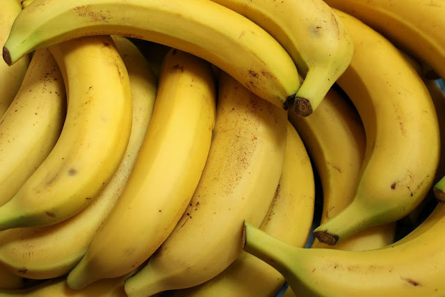 8 reasons why you should be eating bananas every day!
