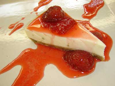 Cheese Cake de Limão Siciliano com Molho de Morango