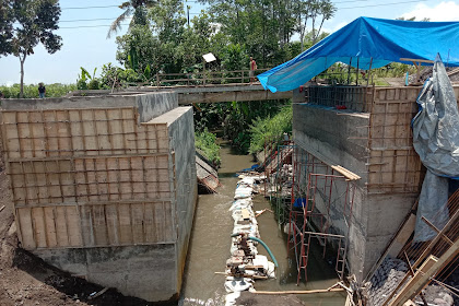 Diduga Ada Nuansa Korupsi dalam Proyek Pembangunan Jembatan Talang Desa Boreng