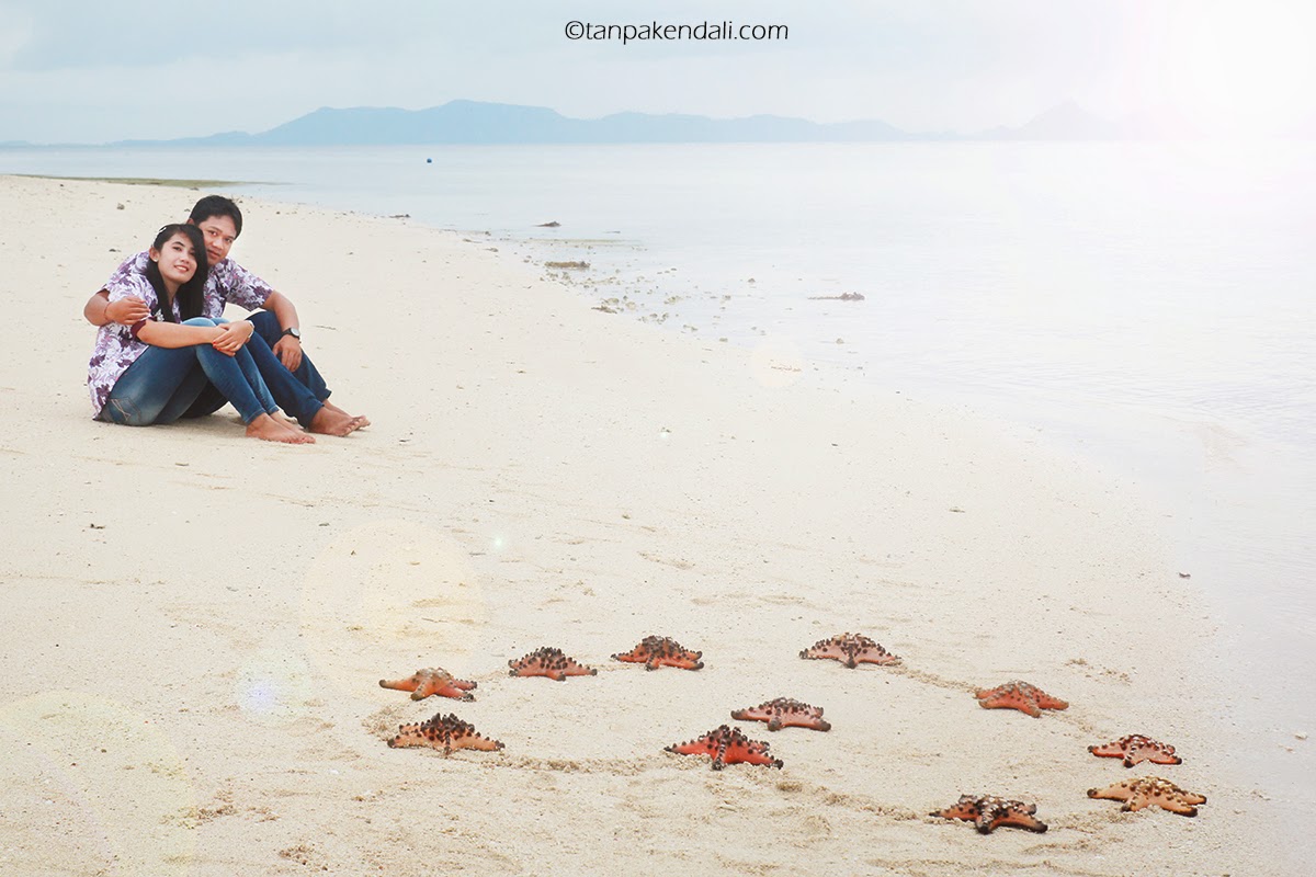  Gambar  Romantis  Orang Pacaran Di  Pantai 
