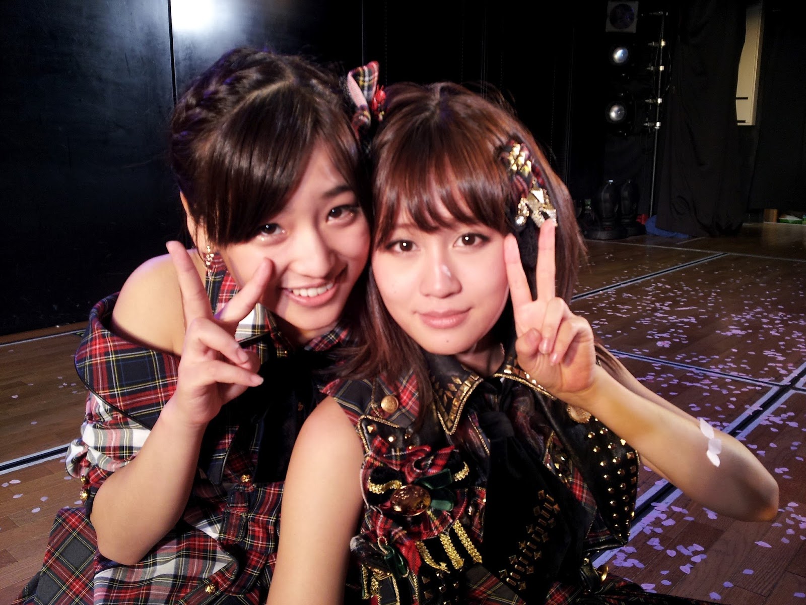 Haruka Nakagawa JKT48 dan Atsuko Maeda ex AKB48 Reunian Saat