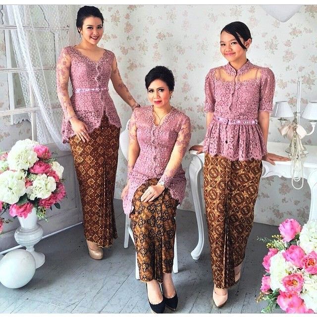  24 model kebaya  batik modern  wanita untuk  pesta  lengan  