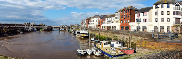 Another image of the harbour in the sunshine