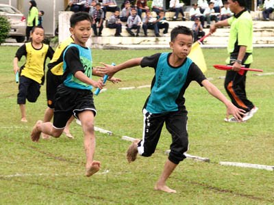 Trend Populer Olahraga Di Sekolah, Celana Pendek